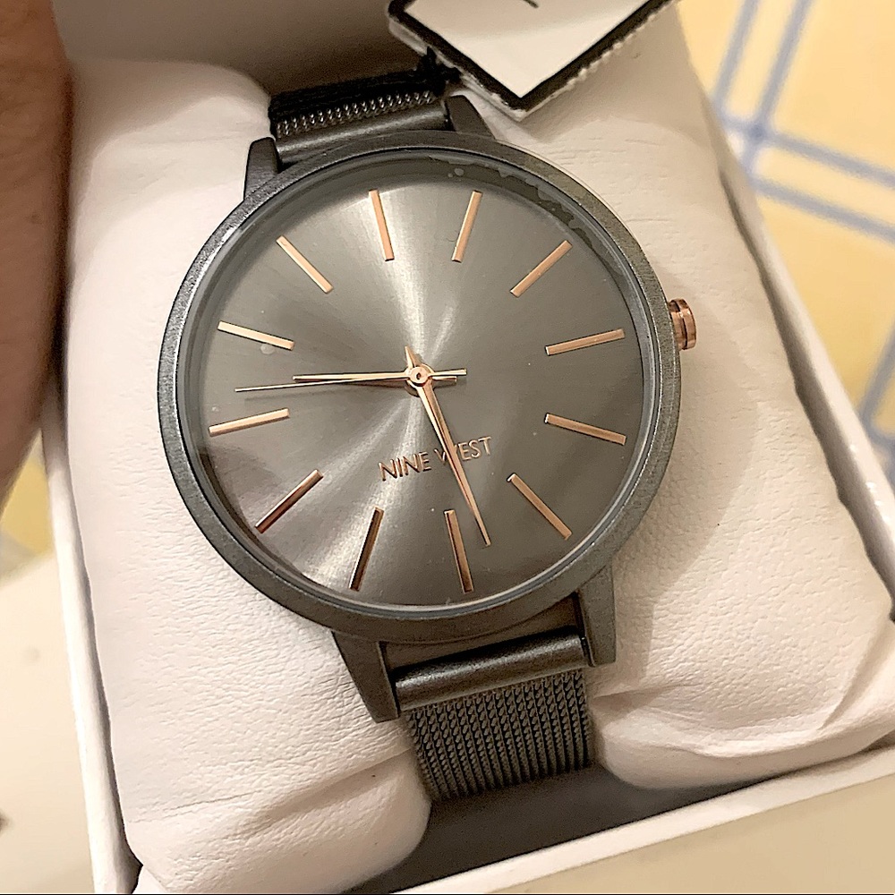 Nine west watch Brand new with plastic glass protector reloj